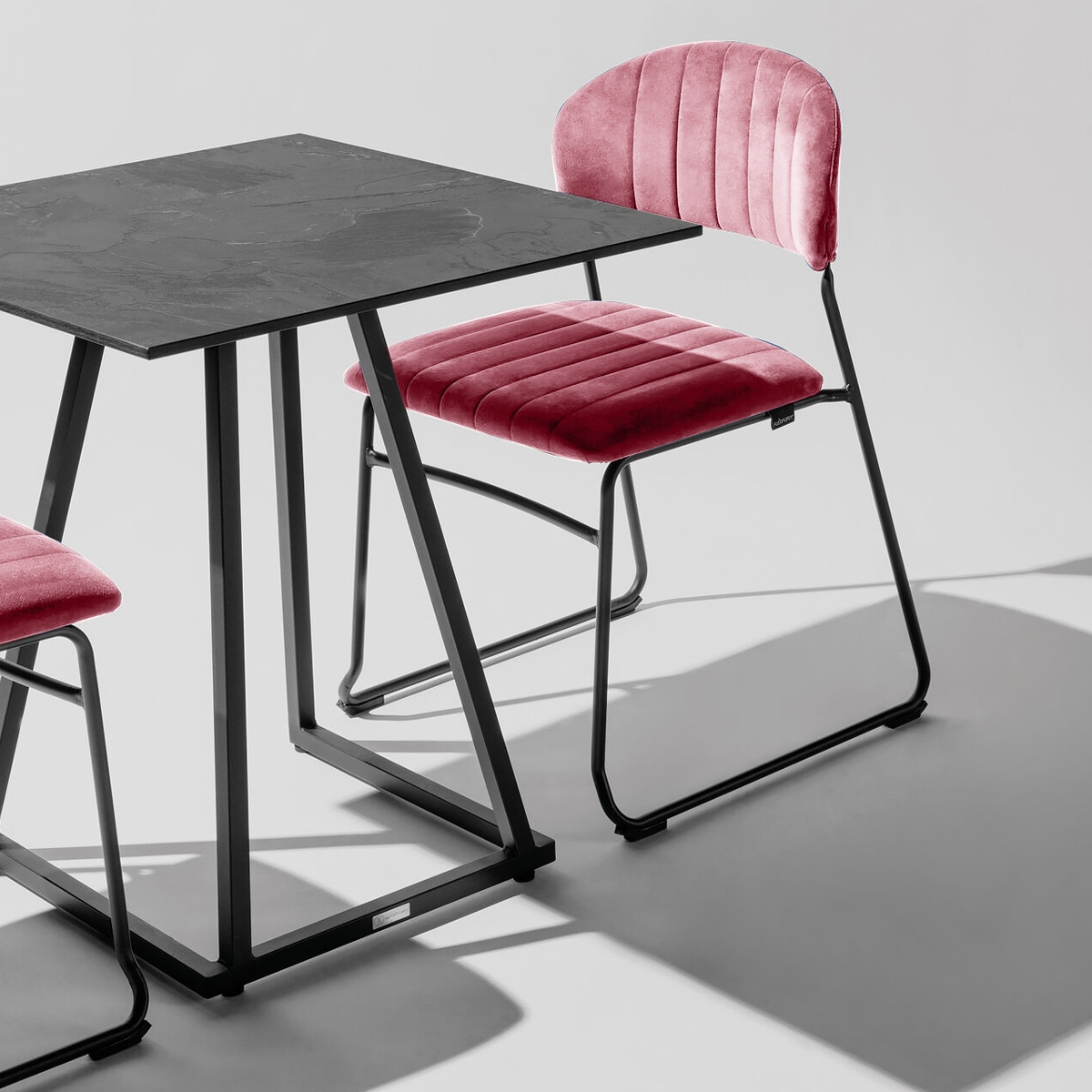 Ski Chair - Pink