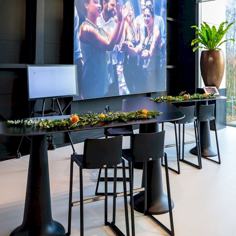 Kansas Linking Bar Stool - Black