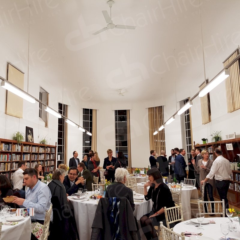 Round Banquet Table (5ft)