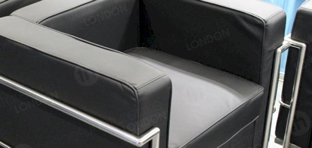 Furniture for Sporting Events https://mill-media.s3.eu-west-2.amazonaws.com/online-furniture-hire/article_additional/furniture-for-sporting-events5/furniture-for-sporting-events5-740x350.jpg - Complement your surroundings with a mixture of black and white sofas.