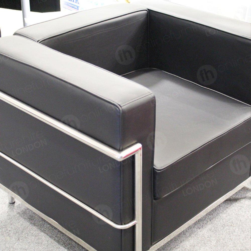 Enjoy your favourite sports in comfort with our sofa range.