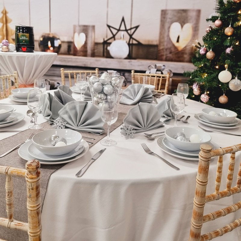 Round Cosy Christmas for 8 - Chiavari